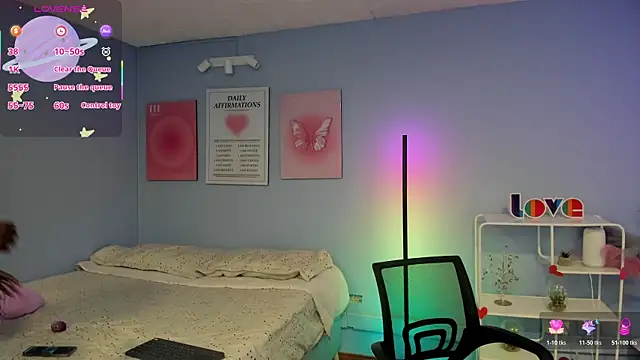 naomi campell online show from February 28, 11:43 am