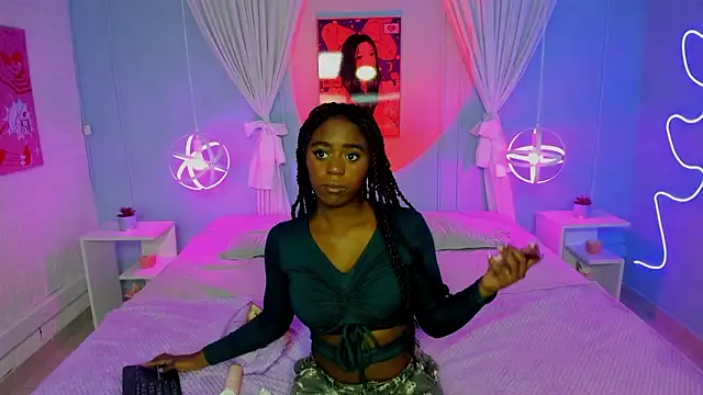 naomi campell online show from February 26, 7:36 pm