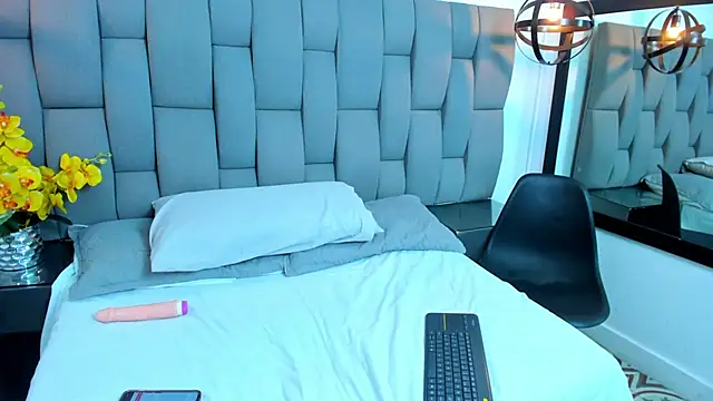 Chloekey online show from March 6, 7:42 pm