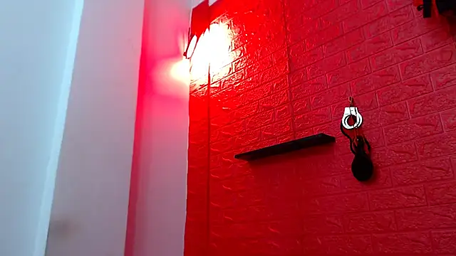 Snapshot of juliette18rose chatting on February 11, 7:25 pm juliette18rose online show from February 11, 7:25 pm