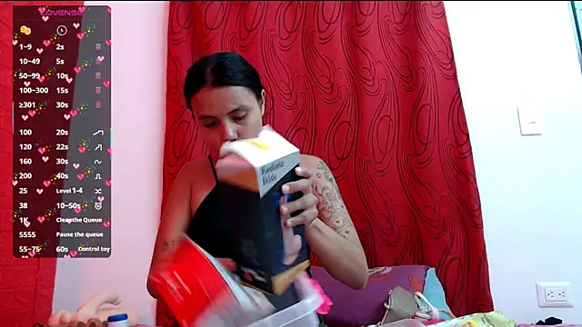 juliette18rose online show from March 5, 7:43 pm