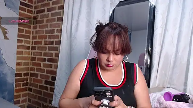 HannaRose- online show from March 13, 4:06 am