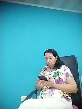 RosseLaure online show from March 21, 1:40 am