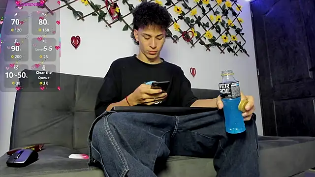 Snapshot of Maxxx_bigcockx chatting on February 4, 2:28 am Maxxx bigcockx online show from February 4, 2:28 am