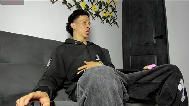 Maxxx bigcockx online show from April 15, 1:33 am