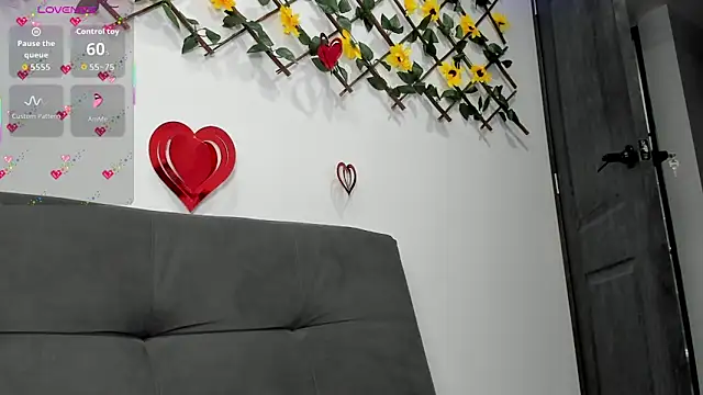 Snapshot of Maxxx_bigcockx chatting on February 13, 2:11 am Maxxx bigcockx online show from February 13, 2:11 am