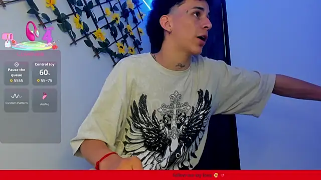 Snapshot of Maxxx_bigcockx chatting on January 19, 2:15 am Maxxx bigcockx online show from January 19, 2:15 am