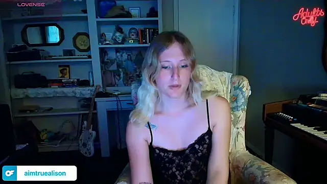 Snapshot of goddessalison chatting on July 8, 1:30 am goddessalison online show from July 8, 1:30 am