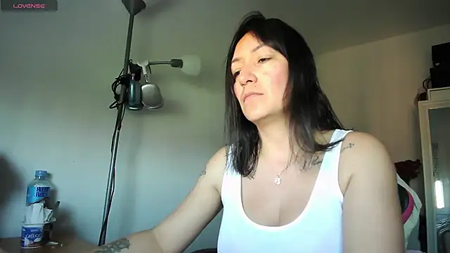 Snapshot of Yulian_Milf chatting on April 26, 8:00 am Yulian Milf online show from April 26, 8:00 am