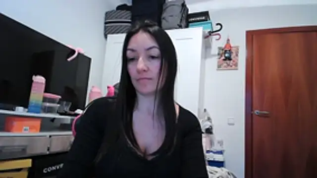 Snapshot of Yulian_Milf chatting on February 9, 5:11 pm Yulian Milf online show from February 9, 5:11 pm