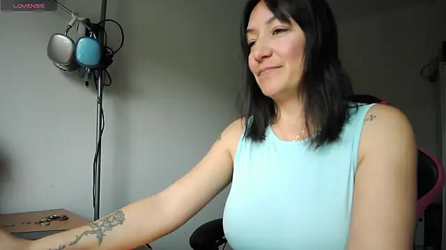 Yulian Milf online show from April 12, 11:57 am