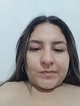 Hannahpretty- online show from February 23, 5:30 am