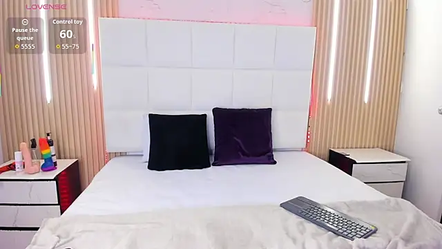 abril snow online show from February 25, 8:08 pm