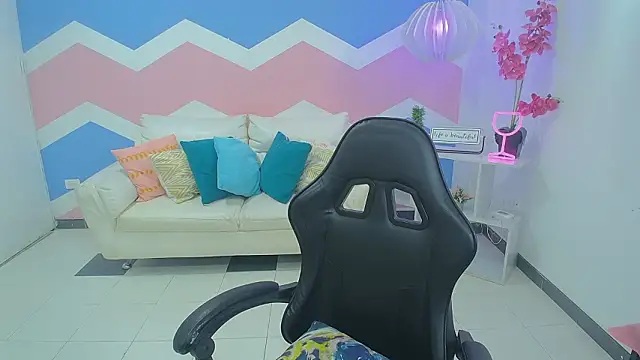 mayli marie online show from March 17, 9:51 pm