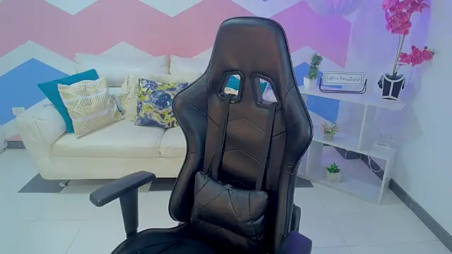 mayli marie online show from March 31, 10:56 pm