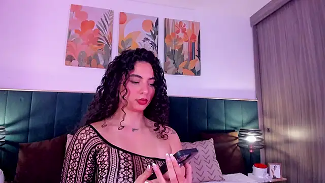 Snapshot of IrinaBlanc chatting on May 15, 1:14 am IrinaBlanc online show from May 15, 1:14 am