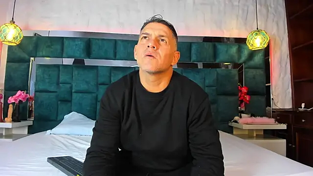 Snapshot of ViceSweet chatting on February 4, 5:02 am ViceSweet online show from February 4, 5:02 am