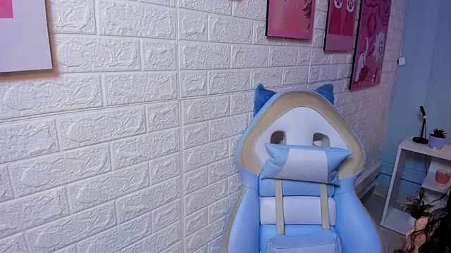 Dany Moon  online show from March 17, 3:42 am