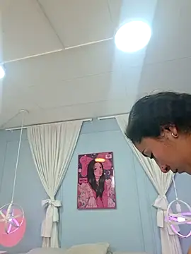 Dany Moon  online show from March 4, 3:25 am