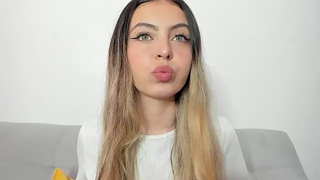 Fernanda aaaa online show from May 12, 3:18 pm