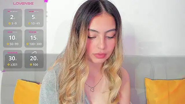 Snapshot of Fernanda_aaaa chatting on February 4, 2:23 pm Fernanda aaaa online show from February 4, 2:23 pm