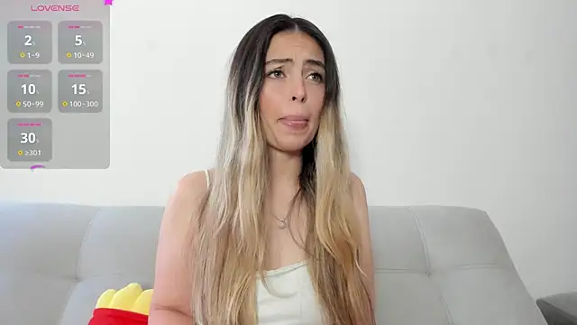 Snapshot of Fernanda_aaaa chatting on June 25, 3:17 pm Fernanda aaaa online show from June 25, 3:17 pm