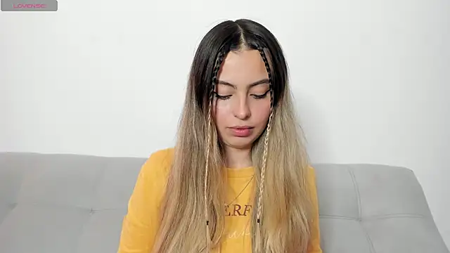 Fernanda aaaa online show from May 13, 3:30 pm