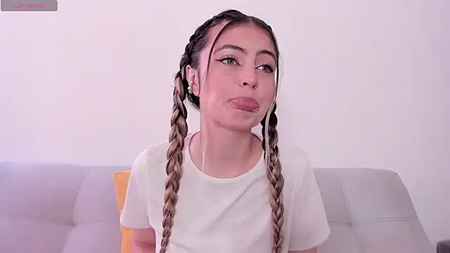 Snapshot of Fernanda_aaaa chatting on June 12, 3:10 pm Fernanda aaaa online show from June 12, 3:10 pm
