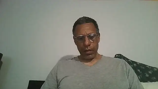 swimmer2496 online show from May 2, 5:56 am