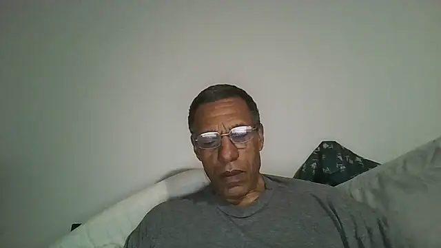 swimmer2496 online show from April 23, 1:34 am