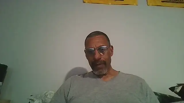 swimmer2496 online show from March 16, 1:46 am