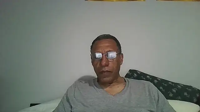 swimmer2496 online show from April 14, 4:17 am