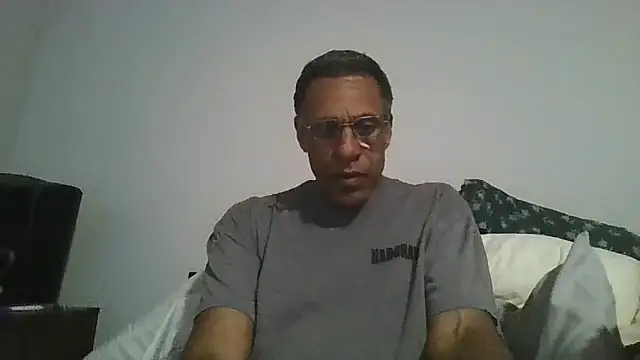 swimmer2496 online show from April 24, 1:51 am
