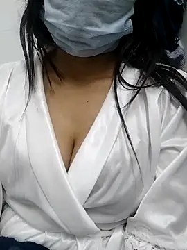 hotpooja1 online show from February 3, 7:52 pm