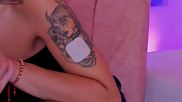 PAMELA BRANZ online show from February 12, 11:54 am