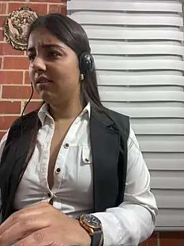 A-uroora online show from February 19, 7:49 am