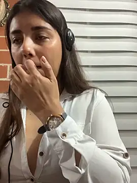 A-uroora online show from February 24, 8:15 am