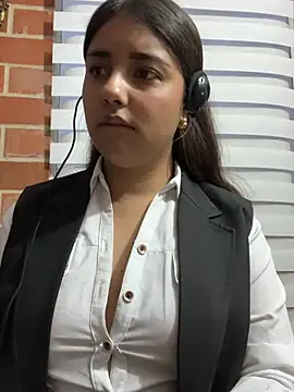 A-uroora online show from February 22, 11:01 am