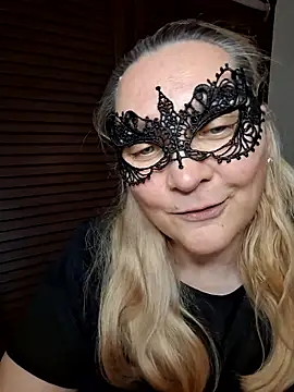 Snapshot of MaskedQueen77 chatting on May 11, 4:04 pm MaskedQueen77 online show from May 11, 4:04 pm