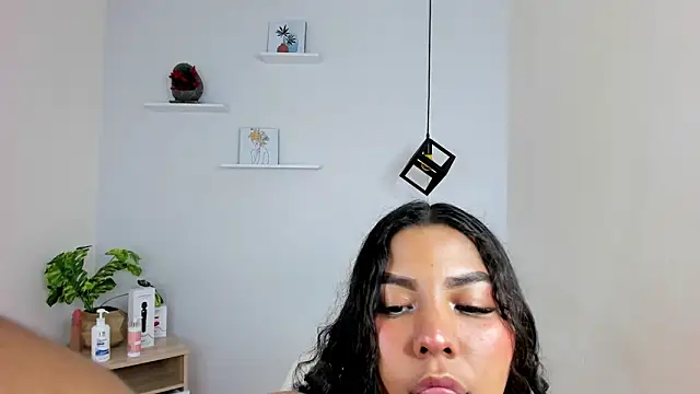 Snapshot of Fatima_senghor chatting on April 27, 8:18 pm Fatima senghor online show from April 27, 8:18 pm