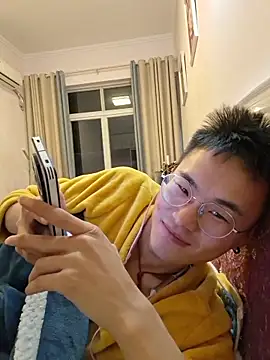 Snapshot of Aint686 chatting on February 19, 2:03 pm Aint686 online show from February 19, 2:03 pm