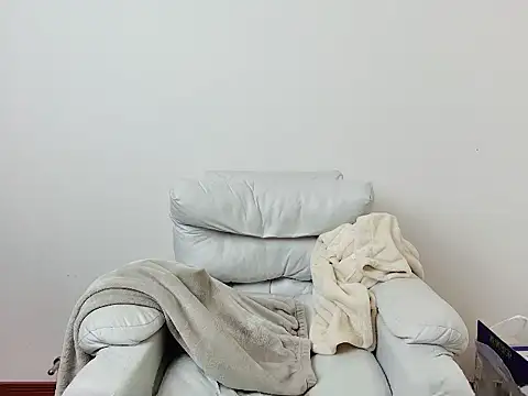 Snapshot of Aint686 chatting on February 5, 11:17 am Aint686 online show from February 5, 11:17 am