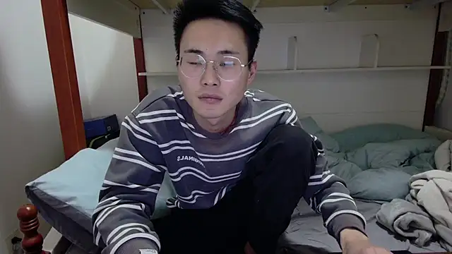 Snapshot of Aint686 chatting on March 15, 1:29 pm Aint686 online show from March 15, 1:29 pm