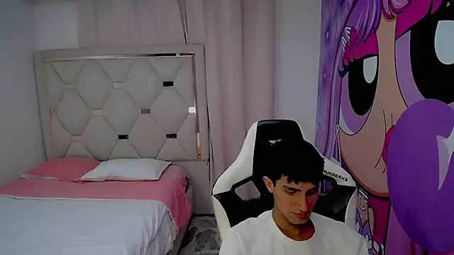 Akyra latinn online show from February 4, 1:28 pm