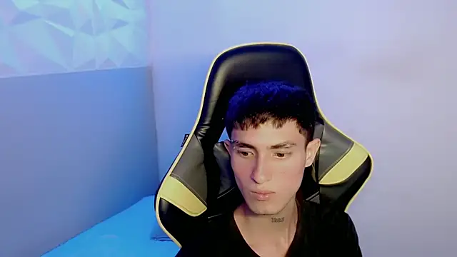 Akyra latinn online show from February 17, 2:14 pm