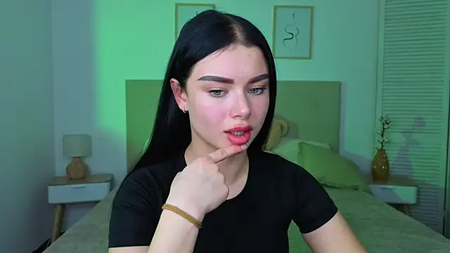 Snapshot of Silena_sky chatting on February 10, 1:32 pm Silena sky online show from February 10, 1:32 pm