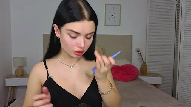 Snapshot of Silena_sky chatting on February 14, 1:33 pm Silena sky online show from February 14, 1:33 pm