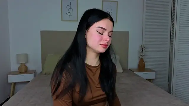 Snapshot of Silena_sky chatting on February 5, 2:13 pm Silena sky online show from February 5, 2:13 pm