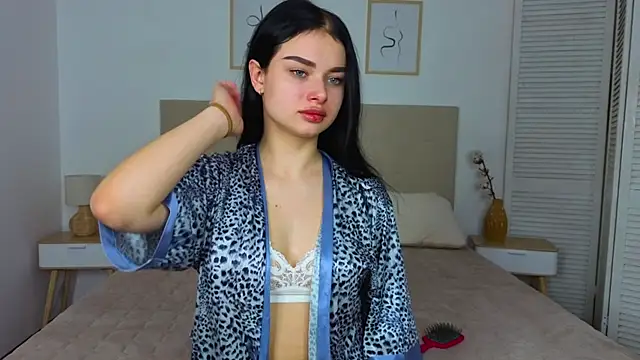 Snapshot of Silena_sky chatting on February 15, 1:54 pm Silena sky online show from February 15, 1:54 pm