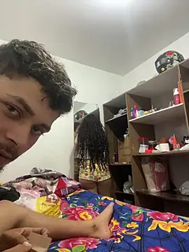 Snapshot of casal_prosperar chatting on February 25, 3:51 am casal prosperar online show from February 25, 3:51 am